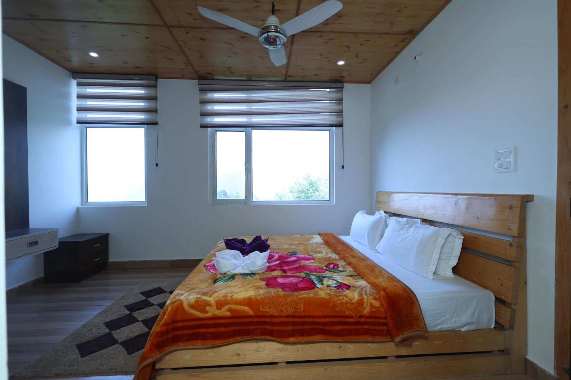 Cozy Heavenn 2Bhk I Kasauli I Mountain View 93O68I282O Apartman Kültér fotó