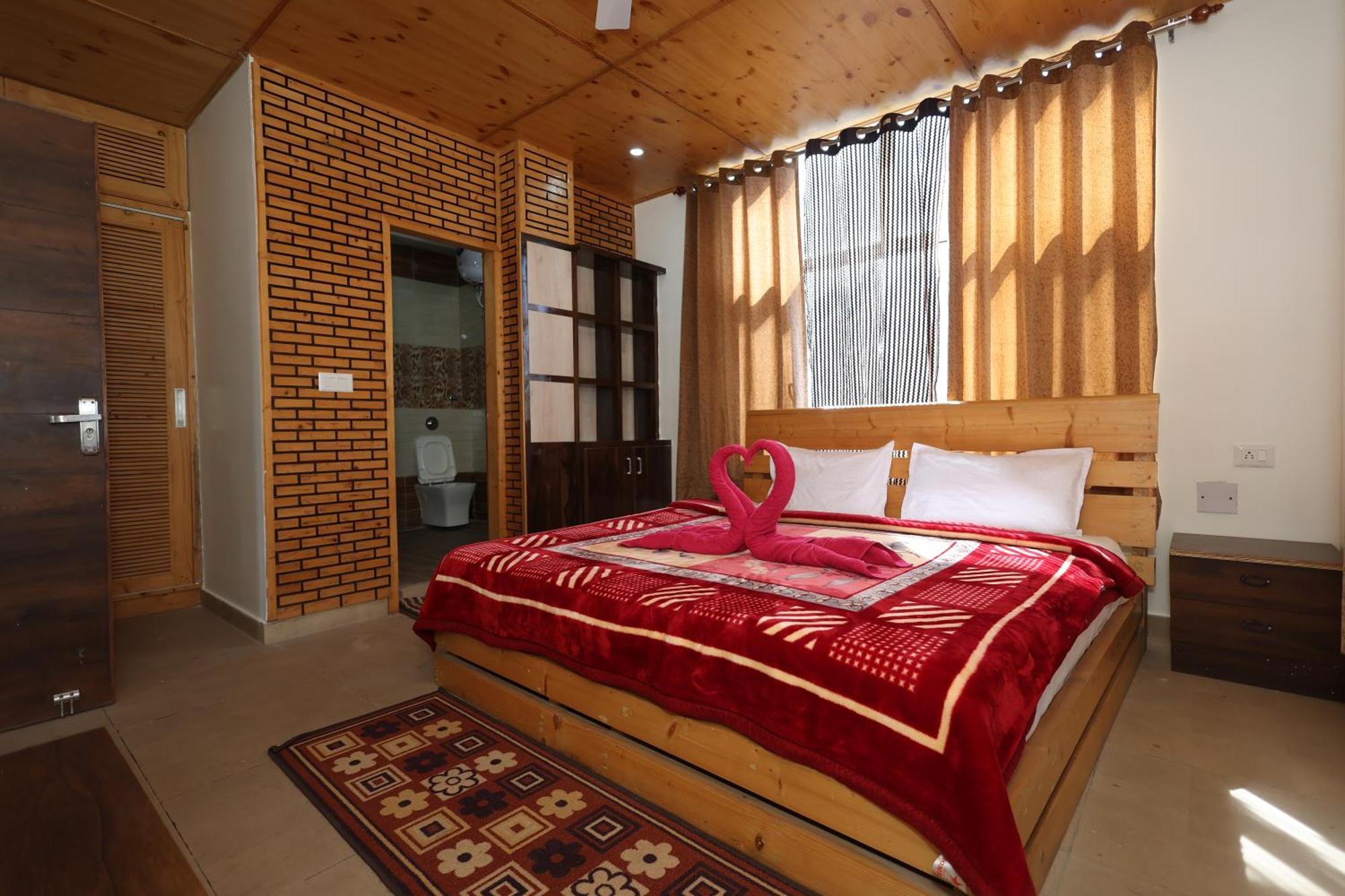 Cozy Heavenn 2Bhk I Kasauli I Mountain View 93O68I282O Apartman Kültér fotó